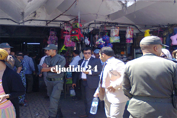 الجديدة :السلطات المحلية تشن حملة جديدة لتحرير الملك العمومي المحتل من طرف أصحاب المتاجر