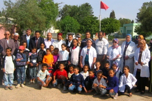 توزيع المحافظ على تلاميذ المدارس بالزمامرة