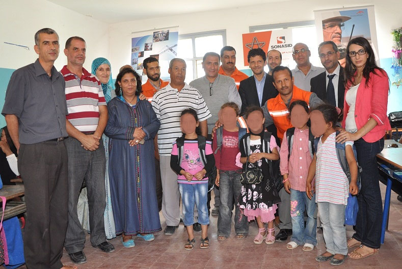 شركة سوناصيد توزع أكثر من 540 محفظة دراسية على تلاميذ مدرسة القراقشة بالجرف الأصفر