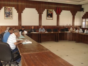 دورة أكتوبر لمجلس بلدية آزمور: التصويت لقرارات بإلغاء السوق الأسبوعي وتفويت بقعة أرضية من أجل إنشاء معهد للشرطة