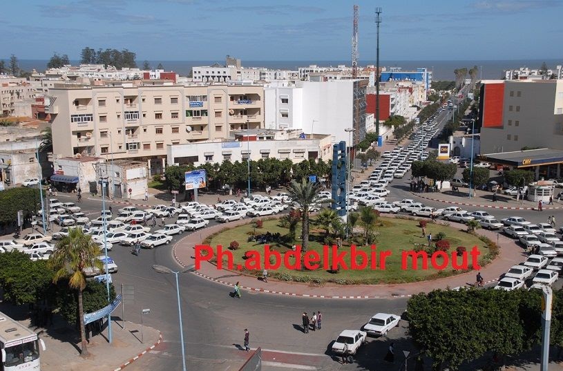 الطاكسيات الكبيرة بالجديدة تفك حصارها عن وسط المدينة بعد 10 ساعات من شلها لحركة السير