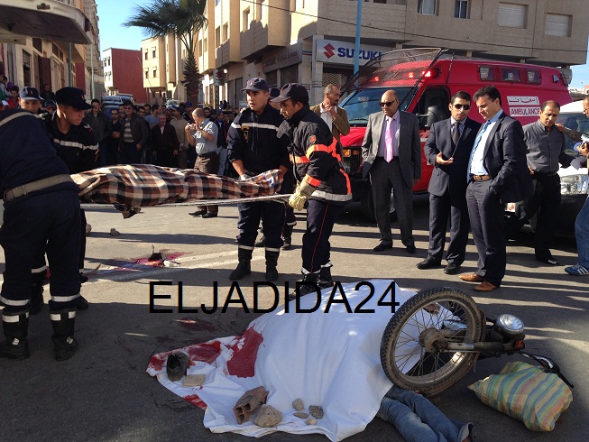 بالصور.. مقتل شخصين وجرح اثنين في حادثة سير مفجعة قرب مركز الحليب بالجديدة