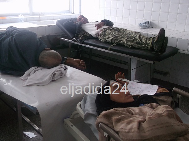 سبعة مصابين في حادث انقلاب \'مقاتلة\' للنقل السري بمنطقة الشروقات بأولاد عيسى باقليم الجديدة