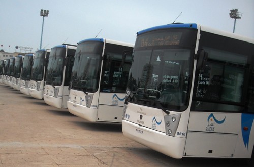 هل يعلم وزير النقل أن حافلات نقل المستخدمين تعمل دون تراخيص من مصالحه بالجديدة ؟