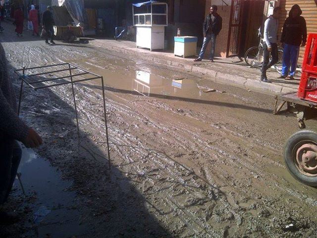 العبث و الغش في المواد يفضح المستور في أشغال إعادة تهيئة الصرف الصحي بآزمور