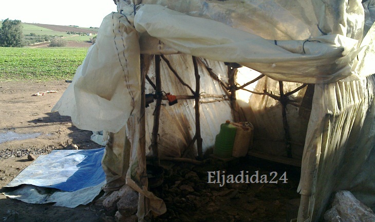 تحقيق: عائلة بإقليم الجديدة تعيش على الخبز والشاي في حوش حجري لأزيد من عشرين سنة