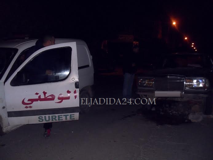 اعتقال فنان شعبي بالجديدة عقب اصطدام سيارته بورش لتهيئة صرف صحي وسط شارع باندونغ