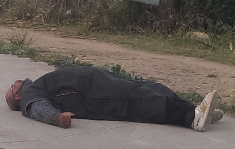 متسول ينصب على ضحاياه بالجديدة بافتعال حالات إغماء متكررة بالشارع العام