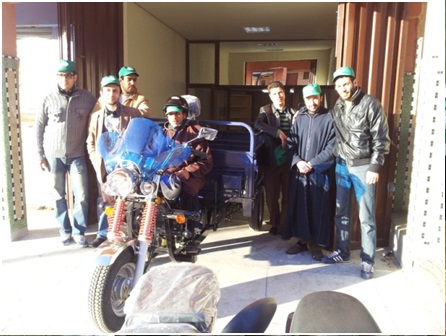 جمعية الفجر للثقافة والتنمية بالجديدة تشتري عربة صغيرة للسيد حسن المعلومي كي يعيل اسرته وأبناءه المكفوفين