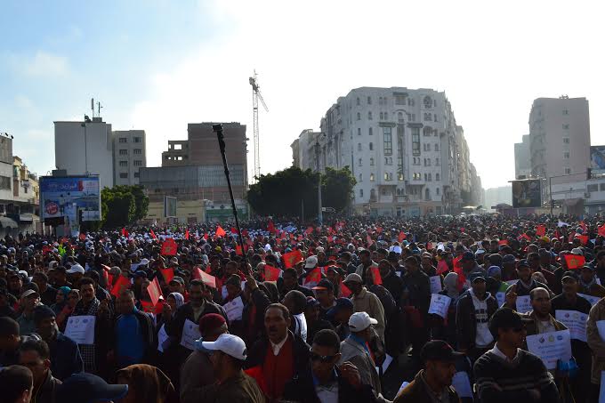 أزيد من ثلاثمائة ألف مشارك في المسيرة العمالية الحاشدة بمدينة الدار البيضاء دفاعا عن القدرة الشرائية والعدالة الاجتماعية