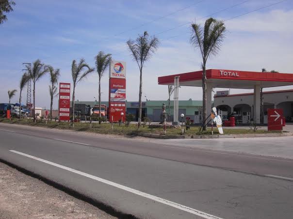 تحقيق حول اتهامات لمحطة للوقود قيل أنها بنيت فوق مقبرة للمسلمين بجماعة هشتوكة