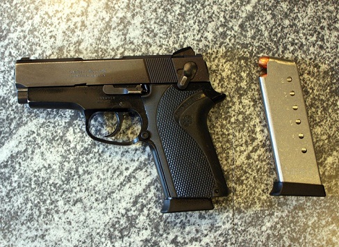 الفرقة الترابية لدرك أولاد غانم تضبط  مسدسا و7 رصاصات