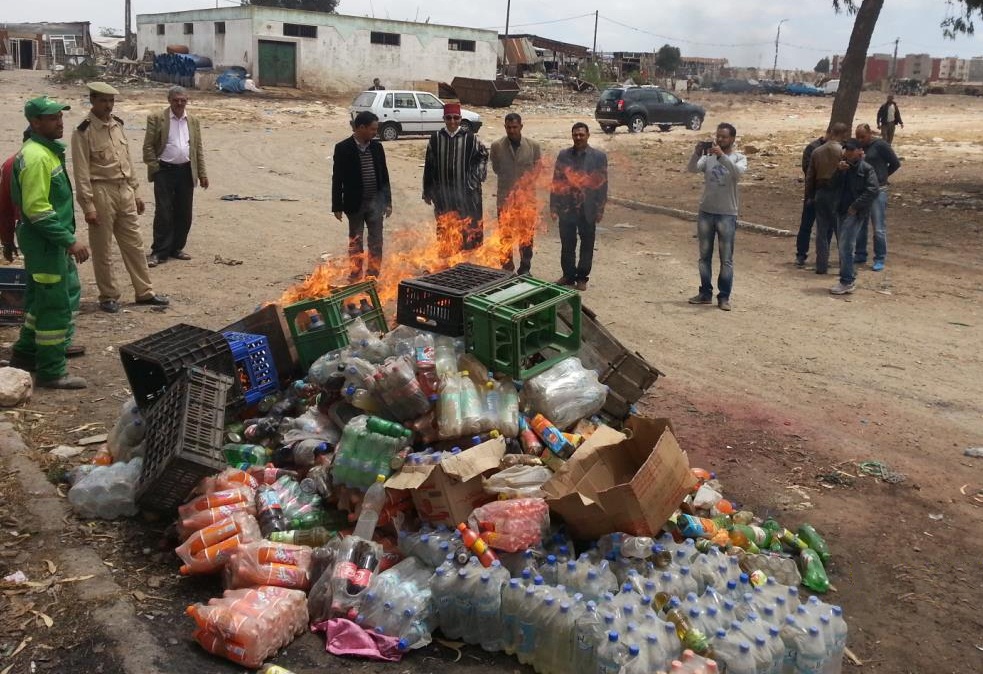 حجز مشروبات غَازية و معدّنية منتهيّة الصلاحيّة بالبئرالجديد