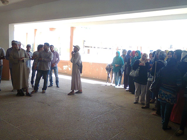 وقفة احتجاجية لطلبة كلية الآداب و العلوم الانسانية شعيب الدكالي للمطالبة بالكشف عن نقط الامتحانات