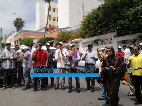 أربع نقابات تعليمية تحتج أمام أكاديمية دكالة-عبدة و تطالب بفتح تحقيق حول الحركة الجهوية