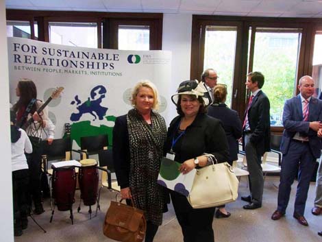 وكذلك لمدينة سيدي بنور نسائها المتألقات بأرض المهجر