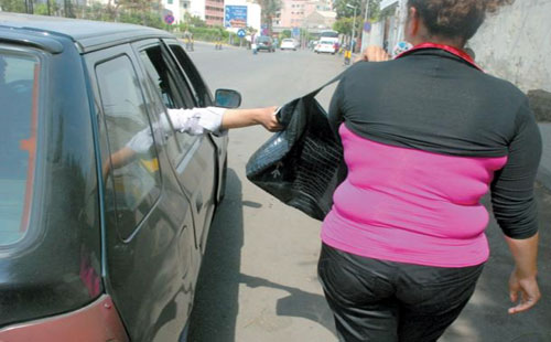 اعتداء على فتاة في واضحة النهار وأمام أعين المارة