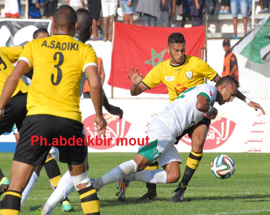 الدفاع الجديدي يتعثر بميدانه أمام اتحاد الخميسات