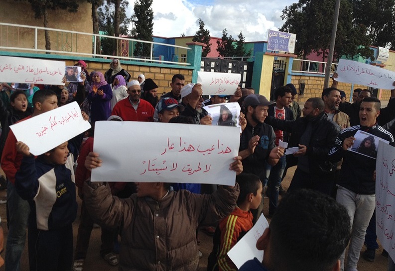 ساكنة دوار تكني بالجديدة تحتج على وفاة طفل غرقا قرب مشروع الطريق السيار