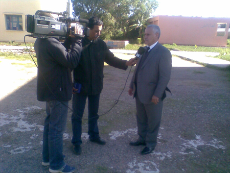 النائب الإقليمي يتفقد أحوال التلميذات اللواتي تعرضن للاعتداء بالوليدية ويجري حوارا مع القناة الثانية