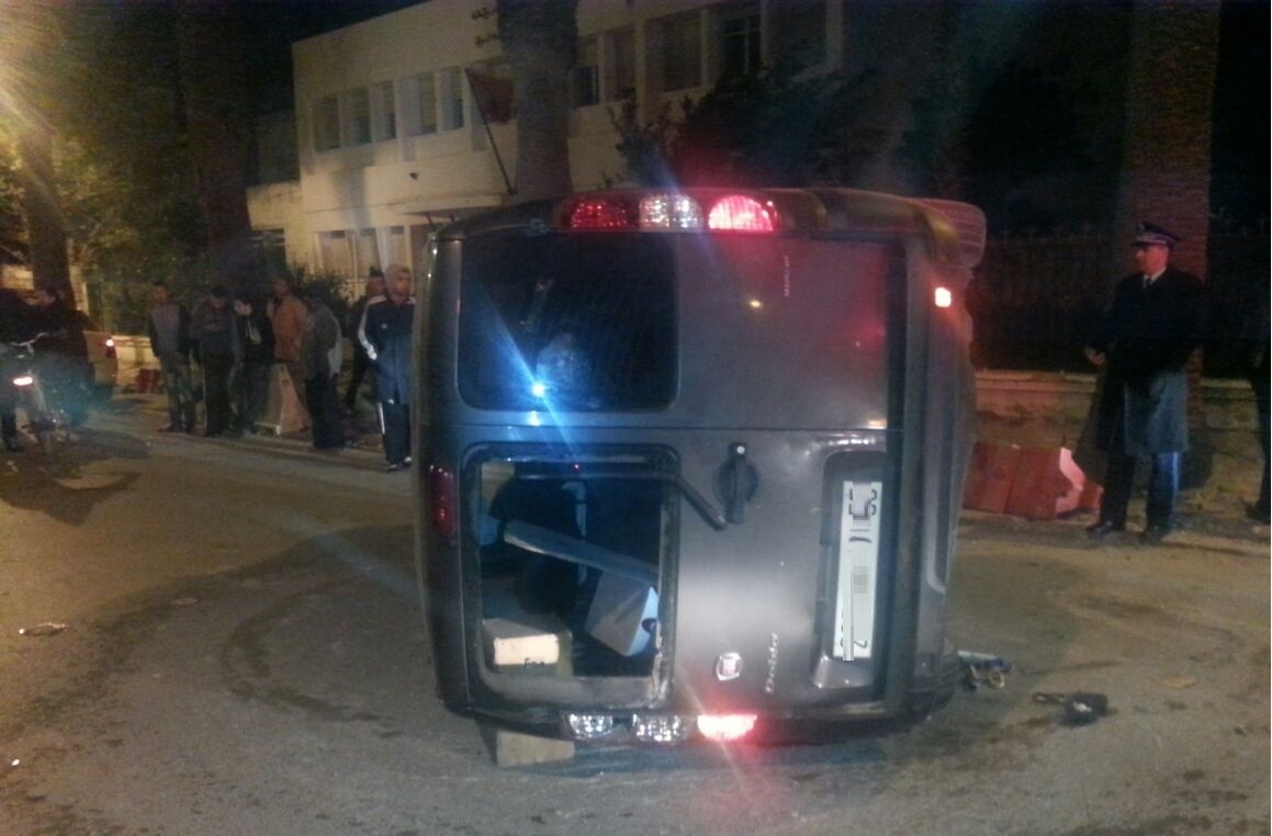 بالصور.. 3 جرحى في حادث انقلاب سيارة بوسط الجديدة