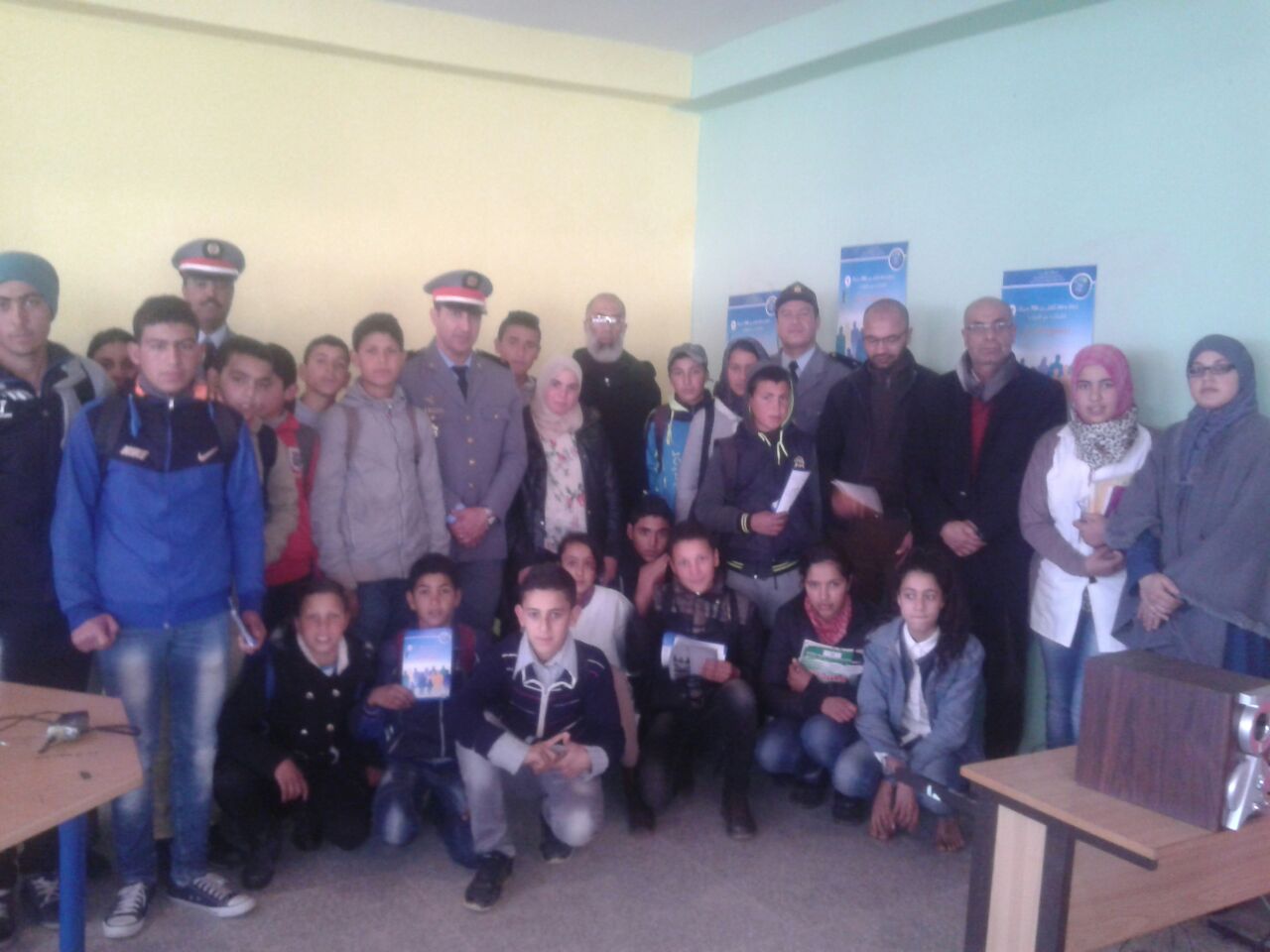 الدرك الملكي بالجديدة يختتم الحملة التحسيسية في مجال السلامة الطرقية بثانوية الورد باثنين اشتوكة