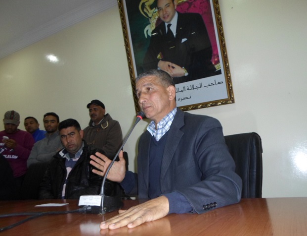 سائقو سيارات الأجرة الكبيرة يطالبون عامل إقليم الجديدة بتطبيق المذكرة الوزارية رقم 61