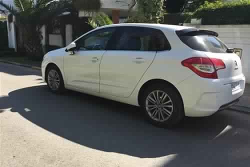 درك سيدي بنور يوقف سيارة سيتروين س4  المسروقة من أمام حمام بالجديدة