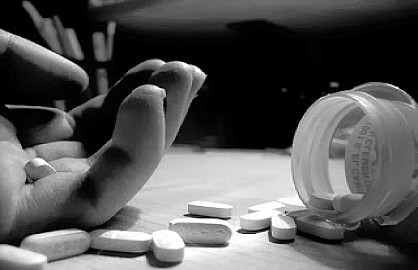 ثلاثة أقراص سامة تخلف ثلاثة أيتام بعد حالة انتحار وسط سيدي بنور