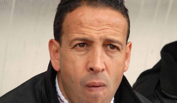 جماهير تحذر من التعاقد معه.. أيت جودي يحاول بيع الوهم للجديديين لتجاوز فشله بالدوري الجزائري