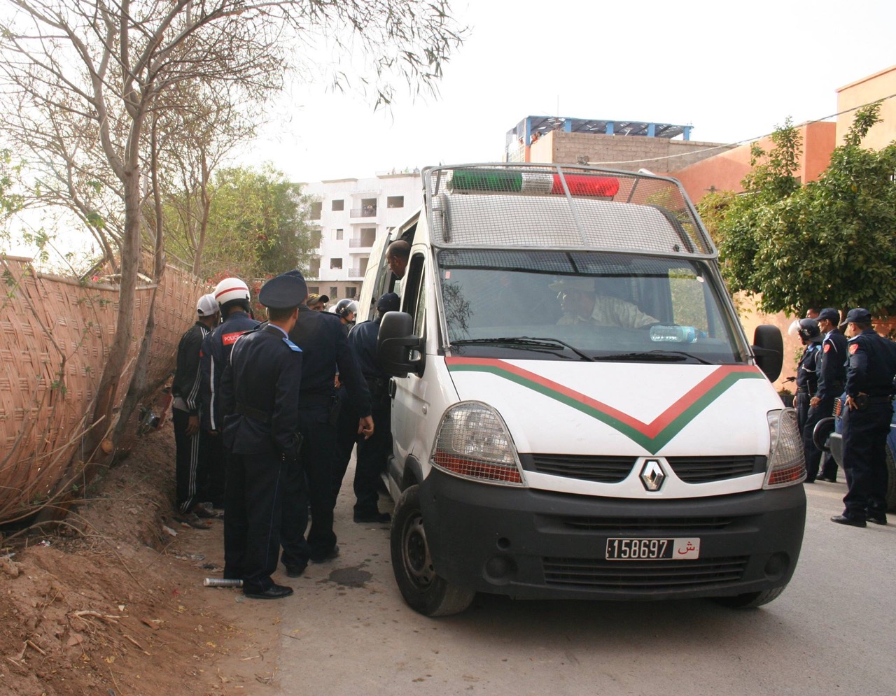 عاجل.. جريمة قتل بشعة بمدينة ازمور وعناصر الأمن توقف الجاني