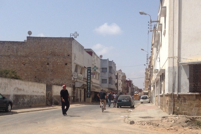 سكان شارع فرنسا بالجديدة يمنعون شركة الأشغال من تعبيد حيهم‎