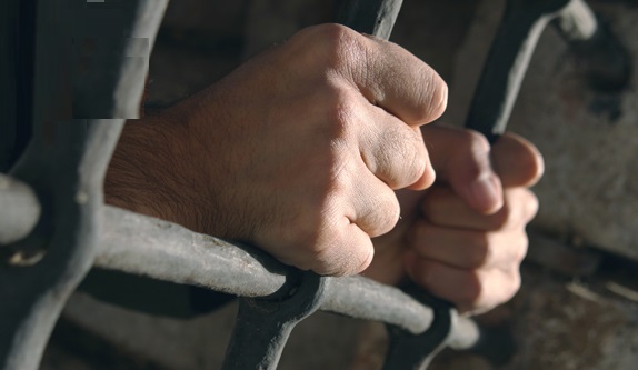 صحوة ضمير شاهدة في جريمة قتل بالجديدة تقود الى الكشف عن بريء خلف القضبان والمشتبه فيه حر طليق