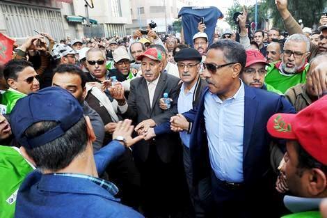 نقابات تدعو إلى إضراب في الوظيفة العمومية يوم  غد الخميس