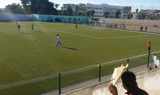 لقطة طريفة لحكم الشرط في مباراة للهواة بملعب أحمد لشهب