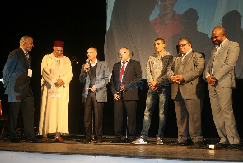 بالصور.. صحفيو الجديدة يحتفون بالملاكم العالمي ربيعي ويتوجون أفضل رياضيي السنة بالمدينة