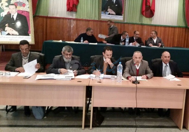 مستشار ببلدية الجديدة يفضح ملف البقع المخصصة للمستثمرين الشباب و التملص الضريبي بالحي الصناعي