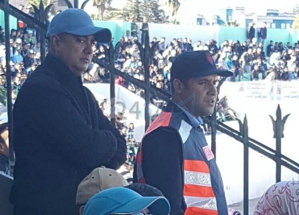 جماعة مولاي عبد الله تدعم الدفاع الجديدي ب200 مليون سنتيم ورئيس مجلسها يقتني تذكرة لدخول الملعب
