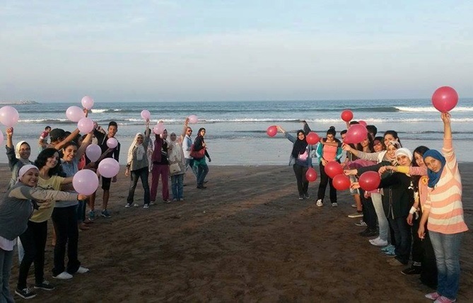 طلبة المدرسة الوطنية للتجارة و التسيير  في حملة تحسيسية ببعض ثانويات الجديدة