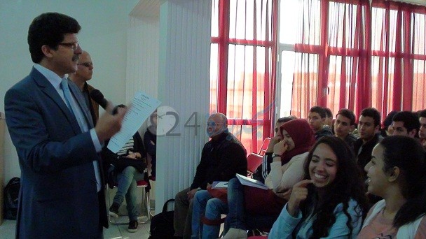 الدكتور محسن بنزاكور يحاضر  في مجموعة مدارس الزيتونة بالجديدة