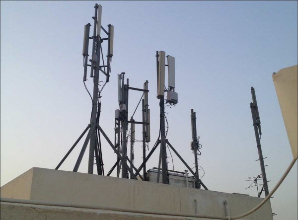 سكان تجزئة ''حيمي'' بآزمور يعترضون على إقامة ثاني محطة للاتصال بحيهم