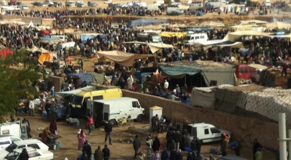 سماسرة ووسطاء يحتكرون رحبة البهائم بسوق سبت اولاد بوعزيز