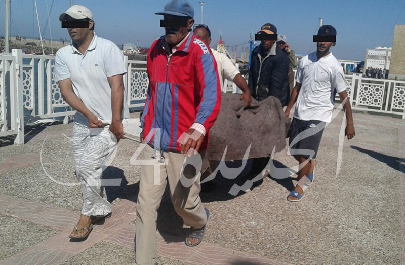 بالصور.. انتشال جثة الشاب الذي فُقد بشاطىء ''المون'' بالجديدة منذ يومين