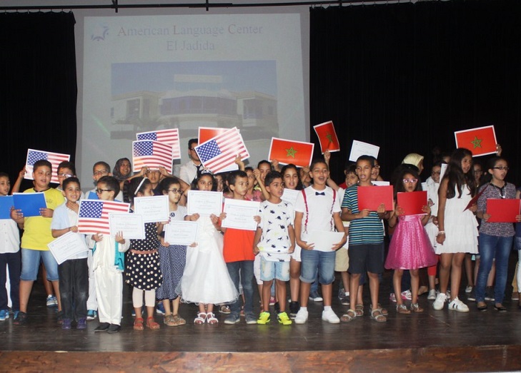 المركز اللغوي الأمريكي بالجديدة يحتفي بحصول 160 تلميذا على شهادة الانجليزية في سنته الاولى