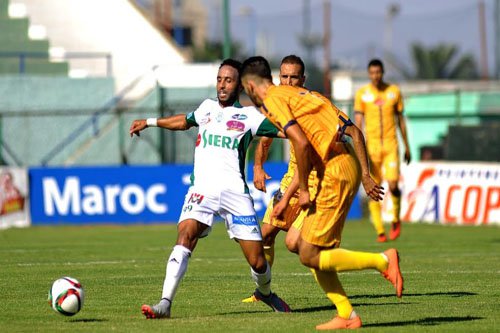 الدفاع الجديدي يقصي الرجاء البيضاوي من كأس العرش في مباراة لم تعرف نهايتها الأصلية