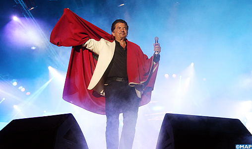 بالصور.. وليد توفيق و الفنان الشعبي طهور يبدعان في افتتاح مهرجان 'جوهرة' بالجديدة