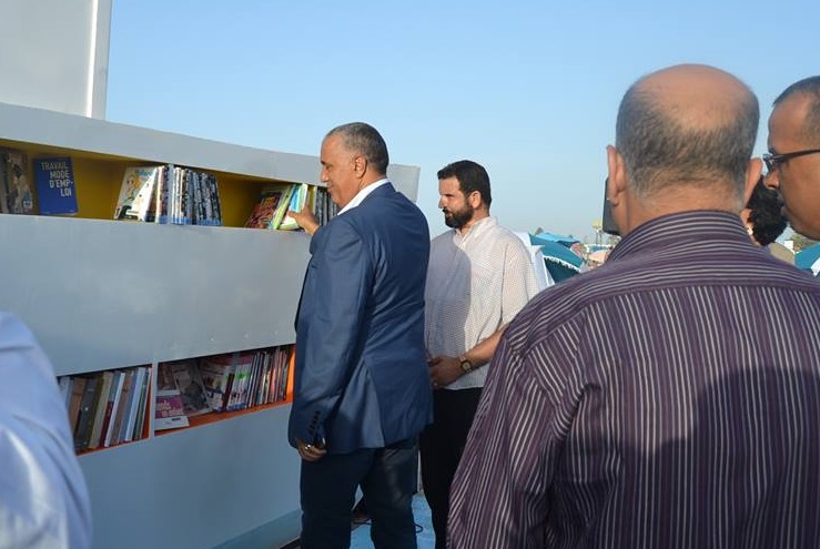 بالصور.. افتتاح الدورة الثالثة للمكتبة الشاطئية بشاطي 'دوفيل بلاج' بالجديدة