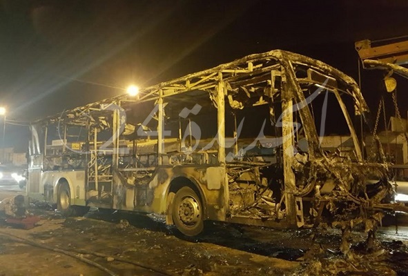 عاجل وبالصور.. النيران تلتهم حافلة للنقل الحضري قرب مدينة الجديدة