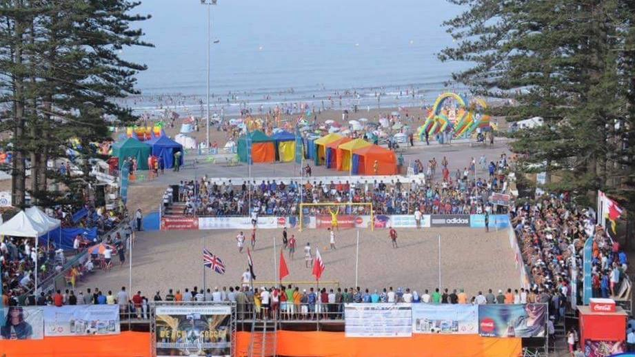 بالصور.. المنتخب المغربي يتوج بطلا للدوري الدولي للكرة الشاطئية بالجديدة