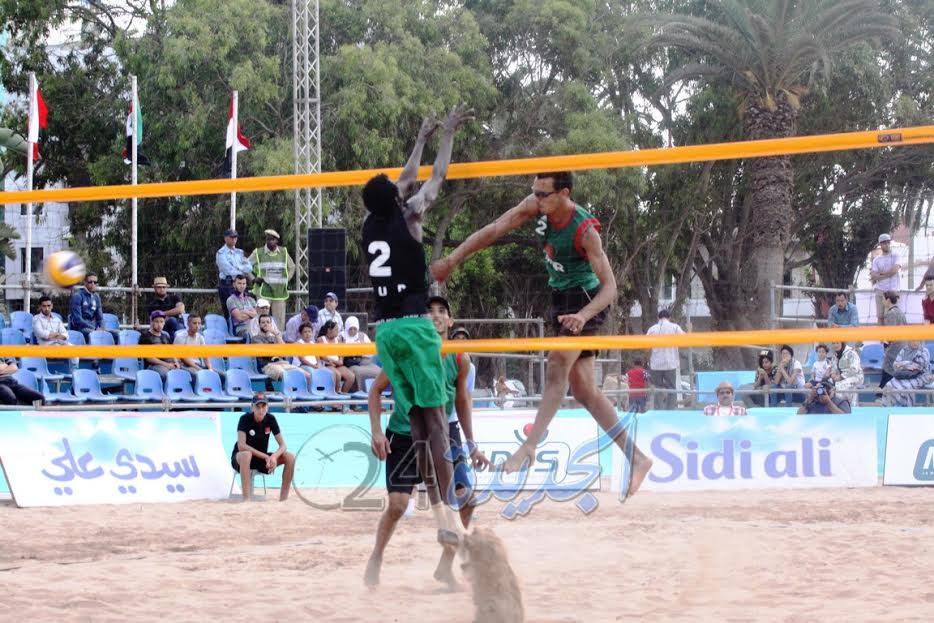 تألق المنتخبات المغربية في افتتاح البطولة العربية للكرة الطائرة الشاطئية بالجديدة